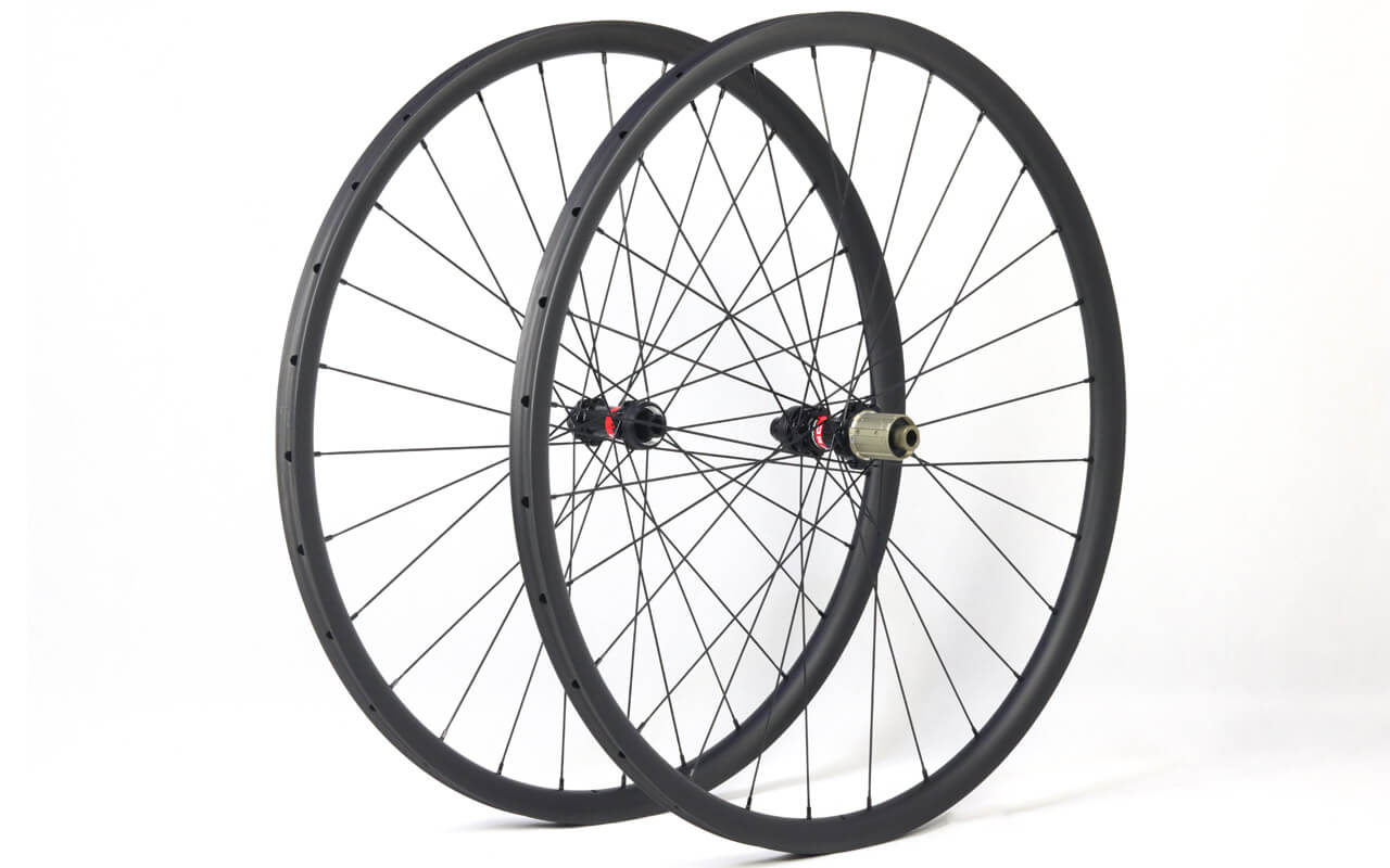 hand built carbon wheels with Novatec D411SB/D412SB center lock brake