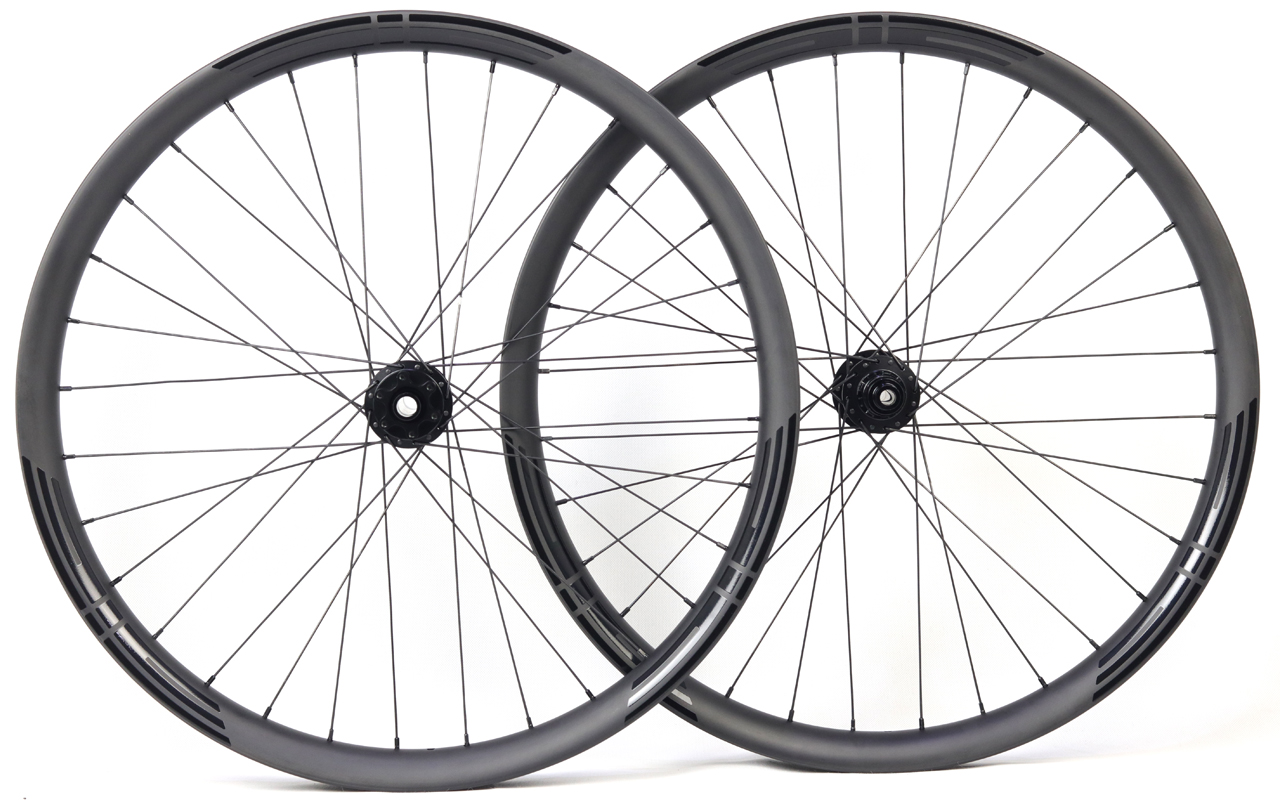 all mountain bike wheels ,eie carbon wheels ud weave ,matte finish ,glossy black eie decals 