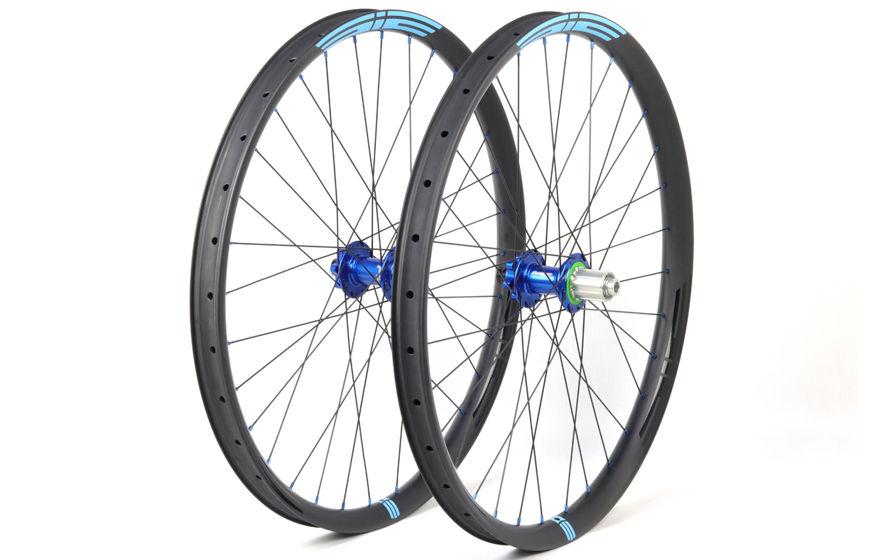 enduro mountain bicycle,blue hope pro 4 Evo boost hubs ,eie carbon wheels 