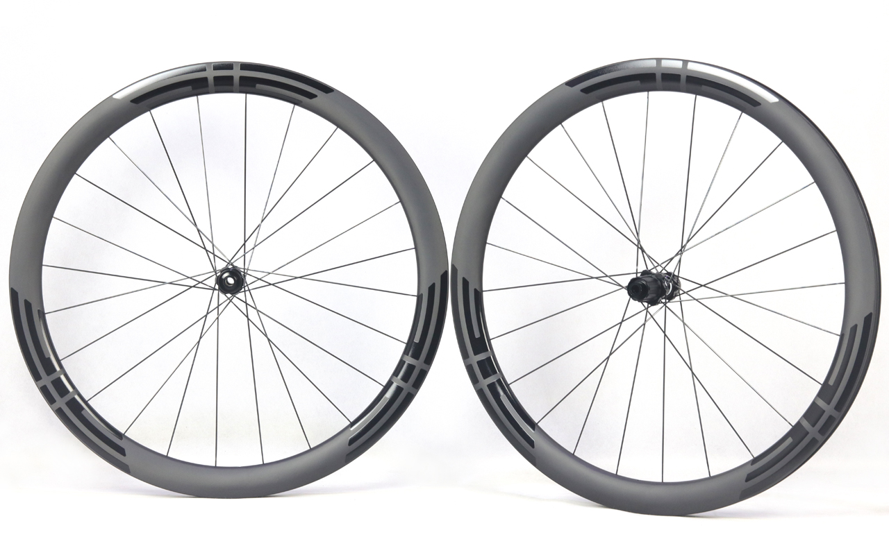 aerodynamic carbon road disc wheels 45mm deep hookless 