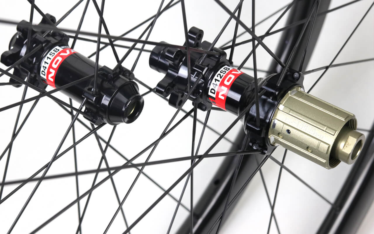 eie carbon road wheels hand build with Novatec D411SB/D412SB 6-bolt straight pull hubs