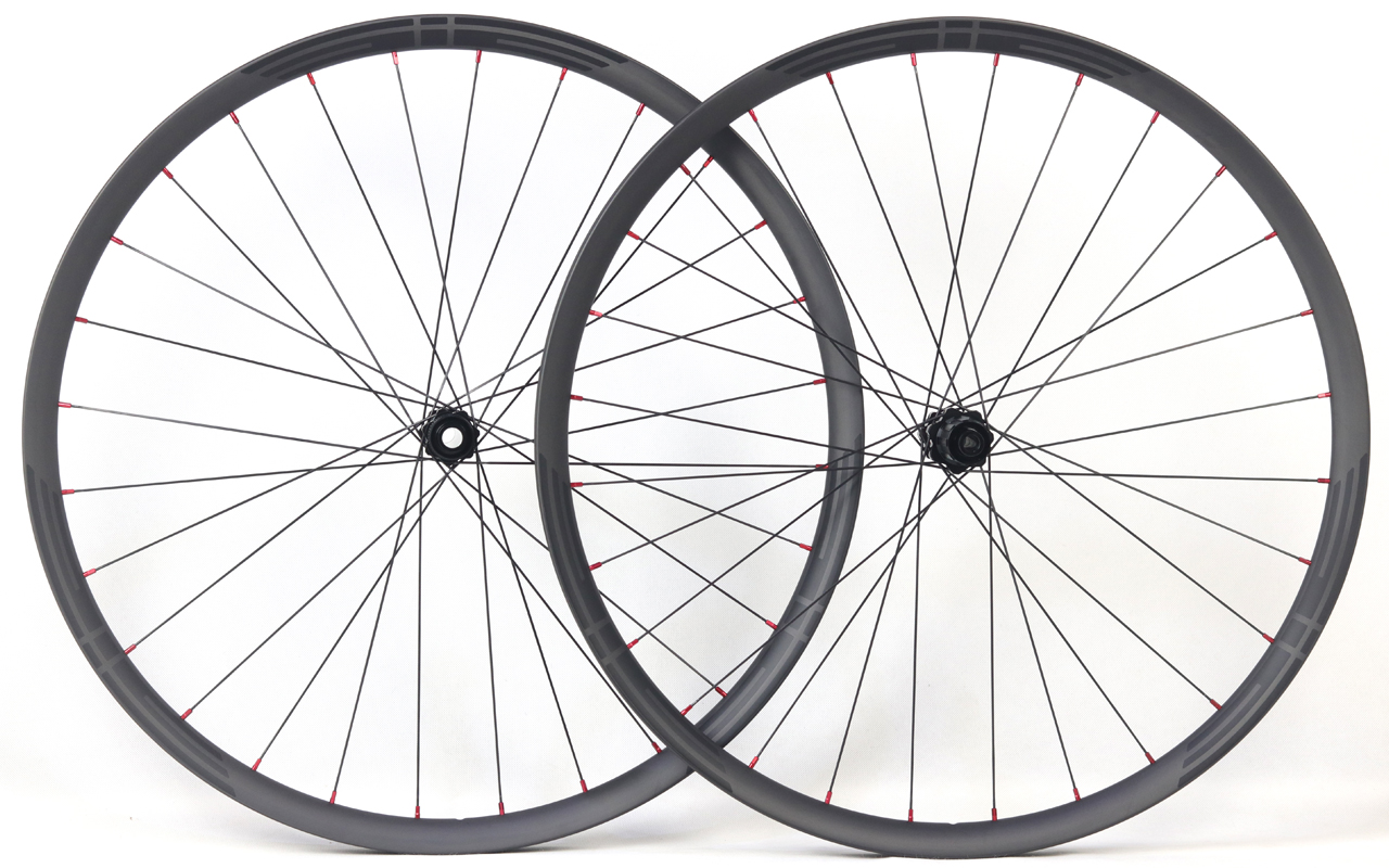 100% custom-made eie carbon wheels with black glossy decals ,ud weave ,matte finish ,sapim cx ray spoke ,red aluminum nipples