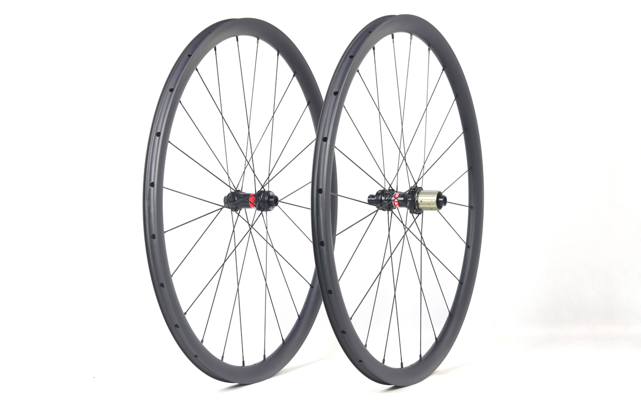 carbon road wheels clincher 30mm deep 26mm wide