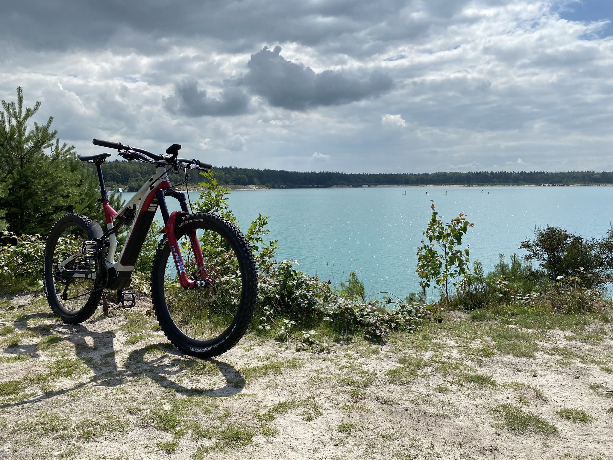 Enduro carbon fiber bicycle