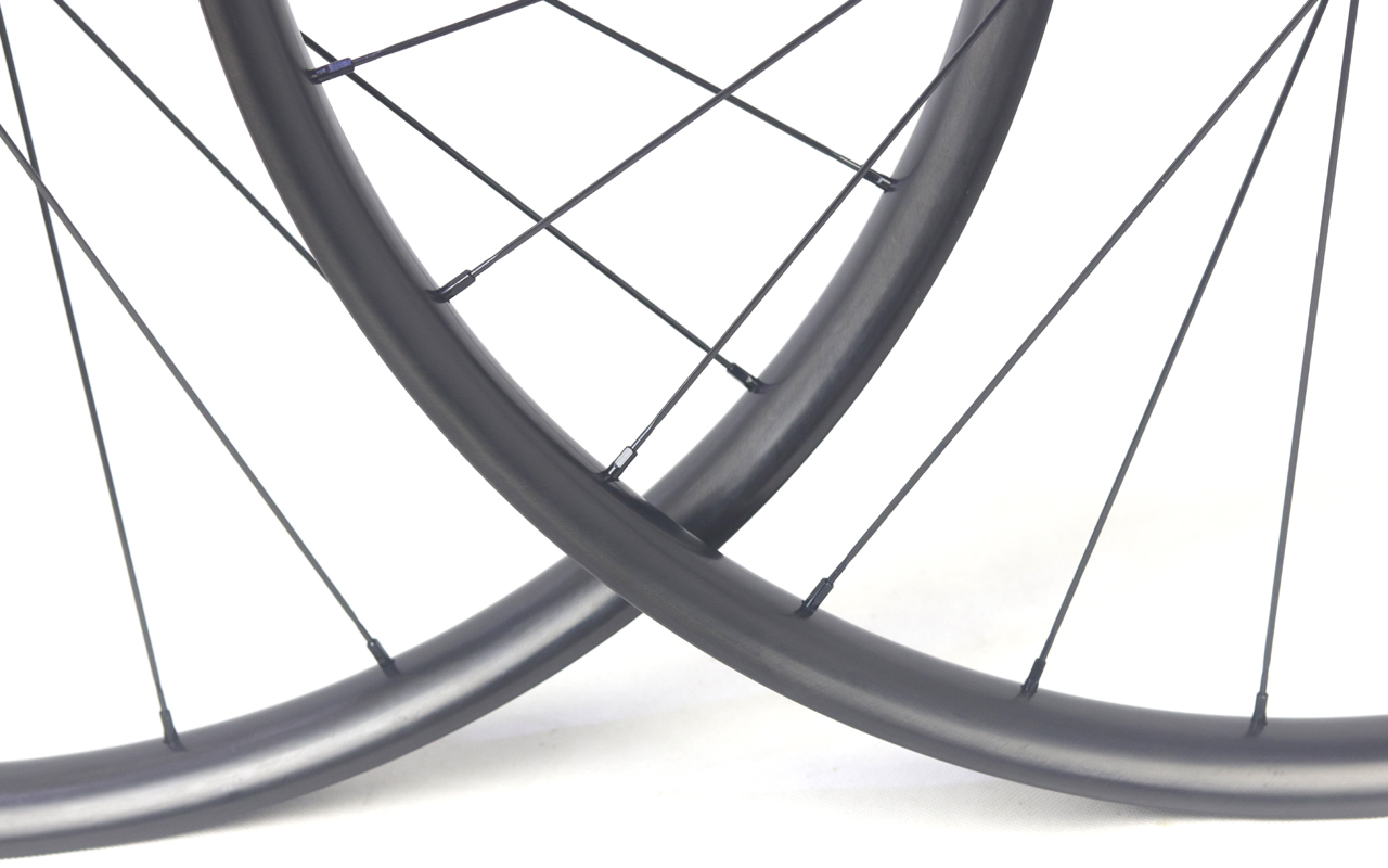 carbon bike wheels new paintless technology