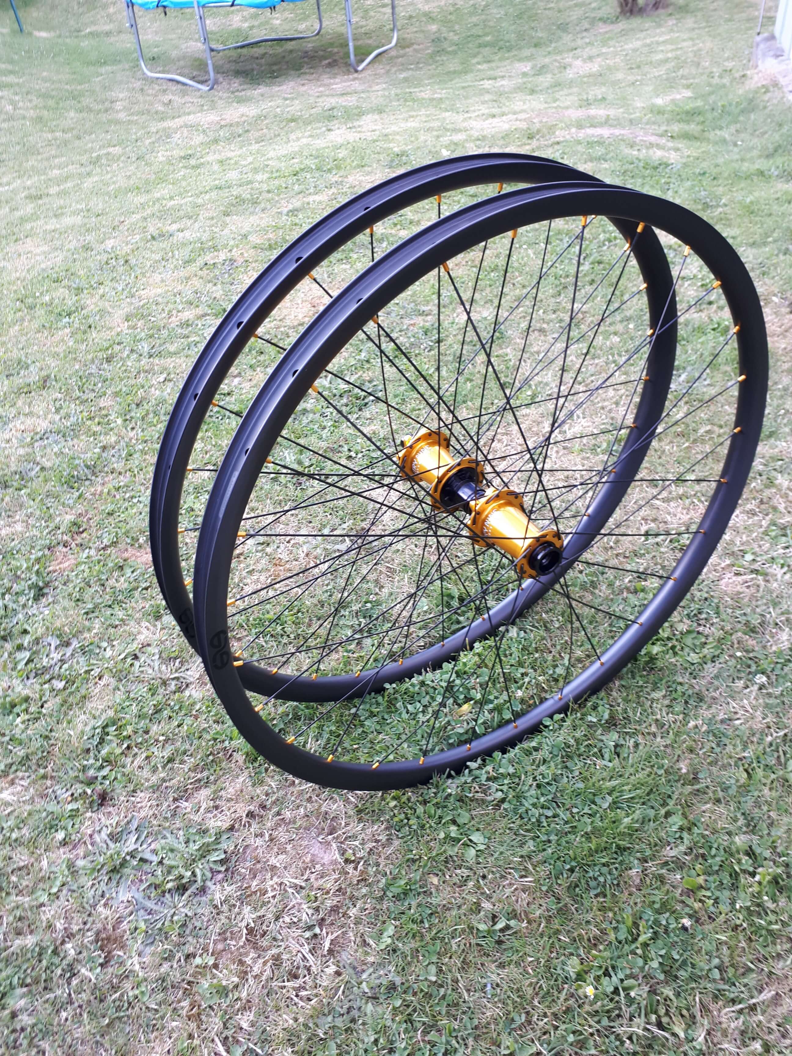 preminum handbuilt carbon XC wheels 
