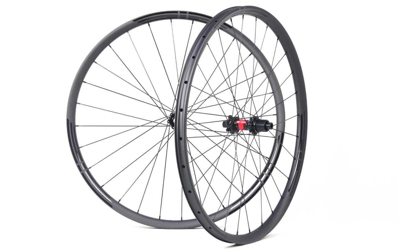 29er carbon fibre bicycle AM wheels sapim CX-Ray spokes black glossy decals 