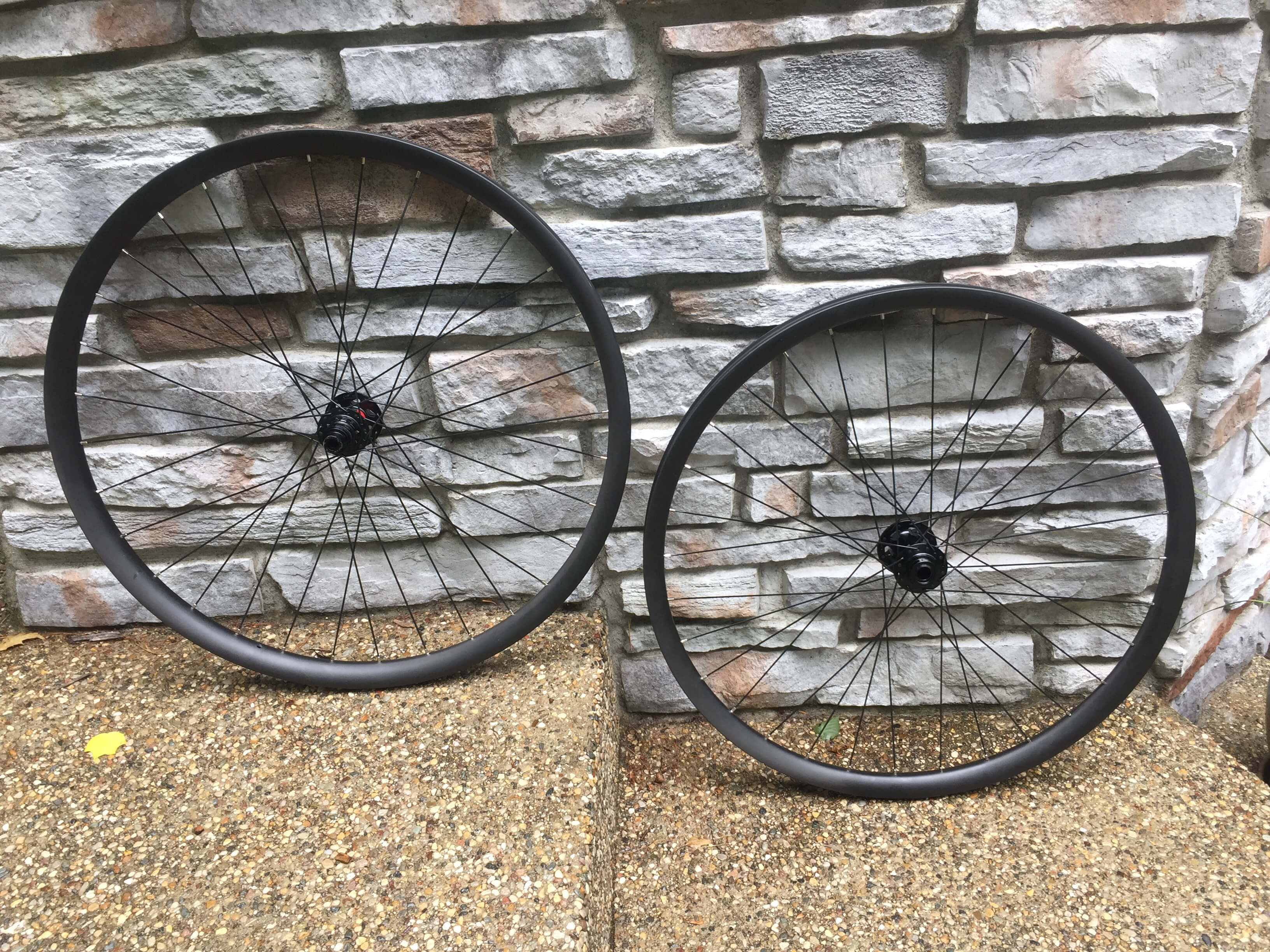 handbuilt 29er enduro carbon bike wheelset ,downhill terrain 