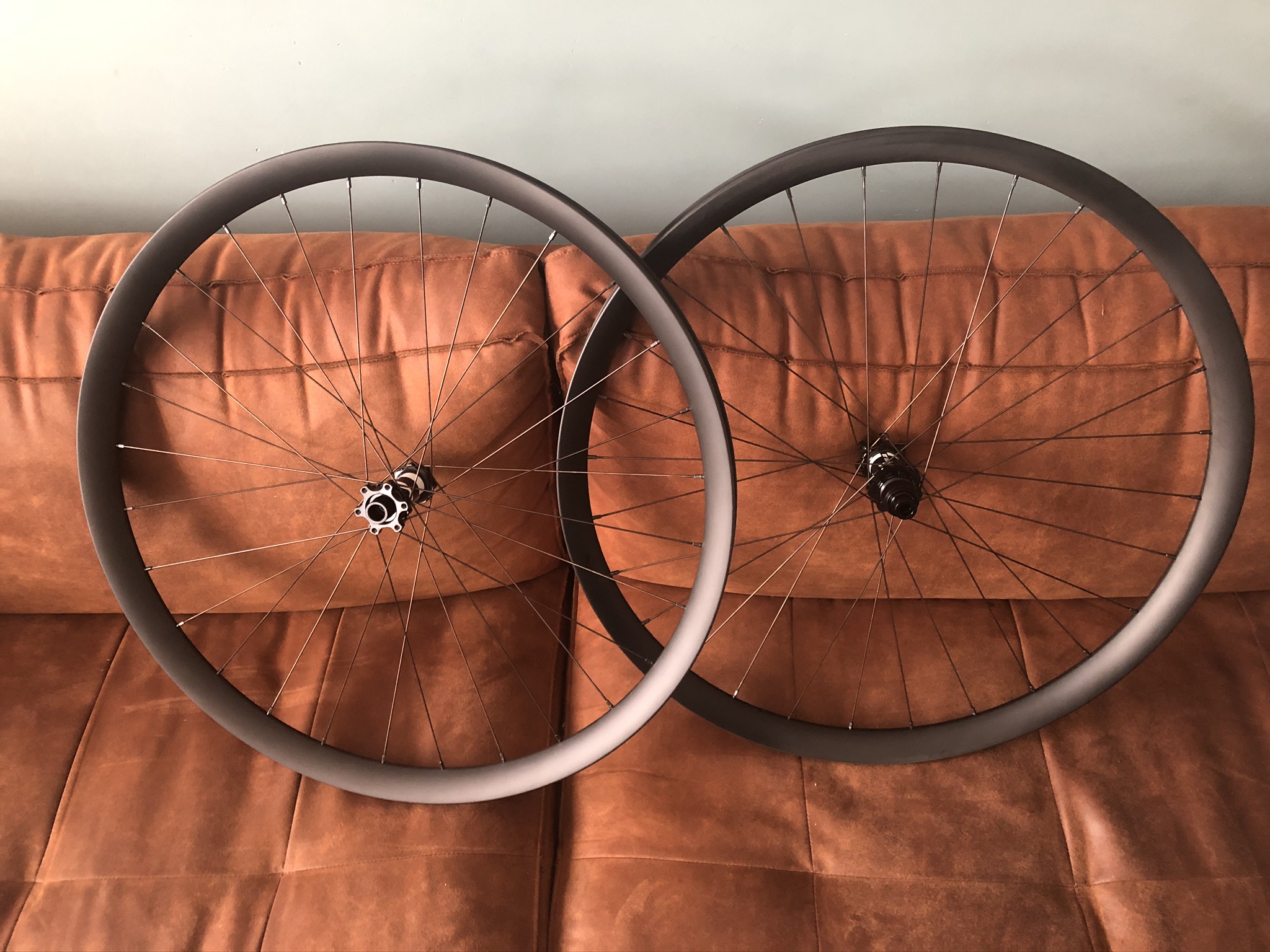 handbuilt carbon fiber 29er mtb wheels 