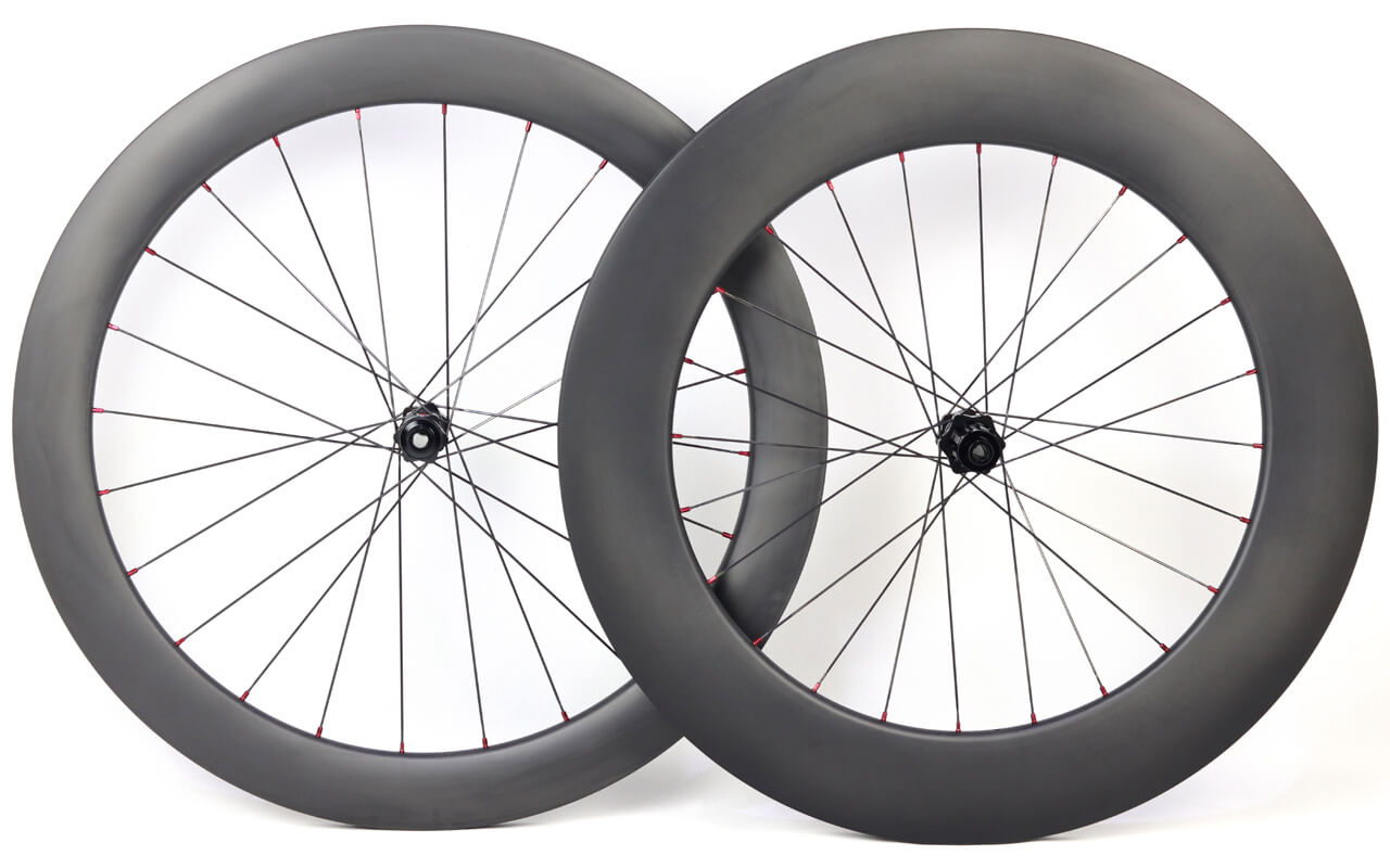 the best carbon road clincher wheels tubeless compatible 