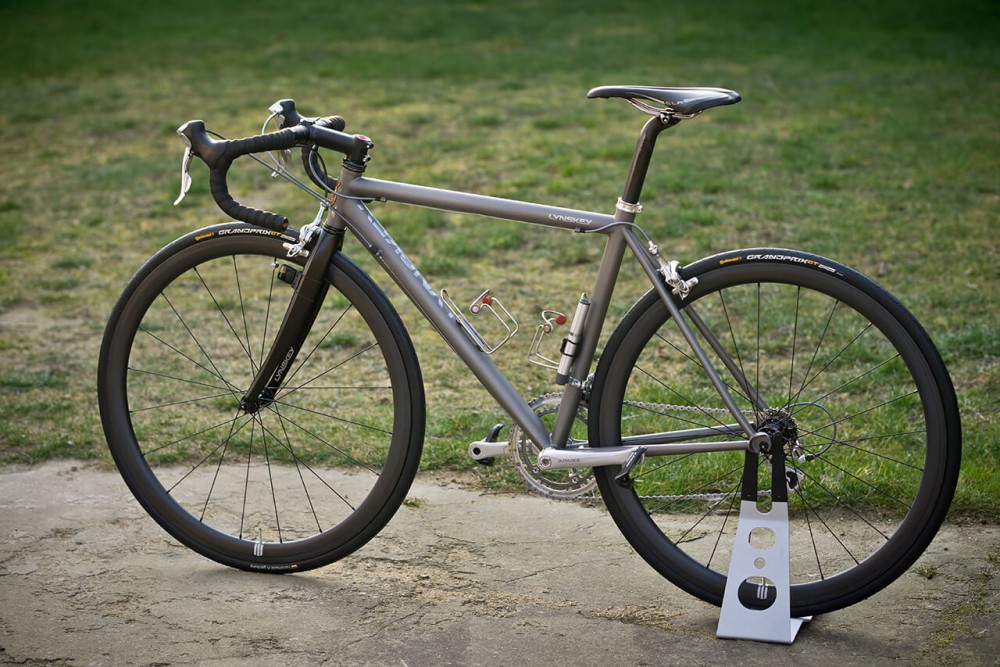 carbon road non disc brake bike assembled with eie SR38TC26 wheels