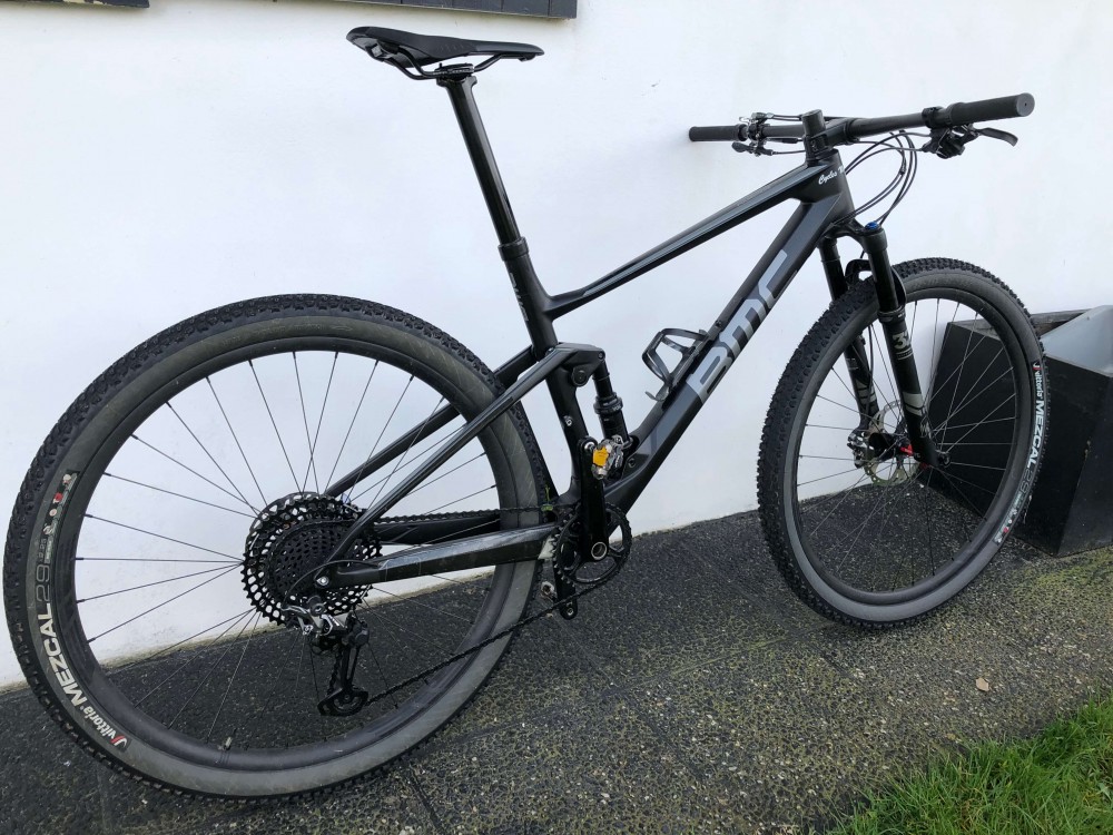carbon mountain bike 29er