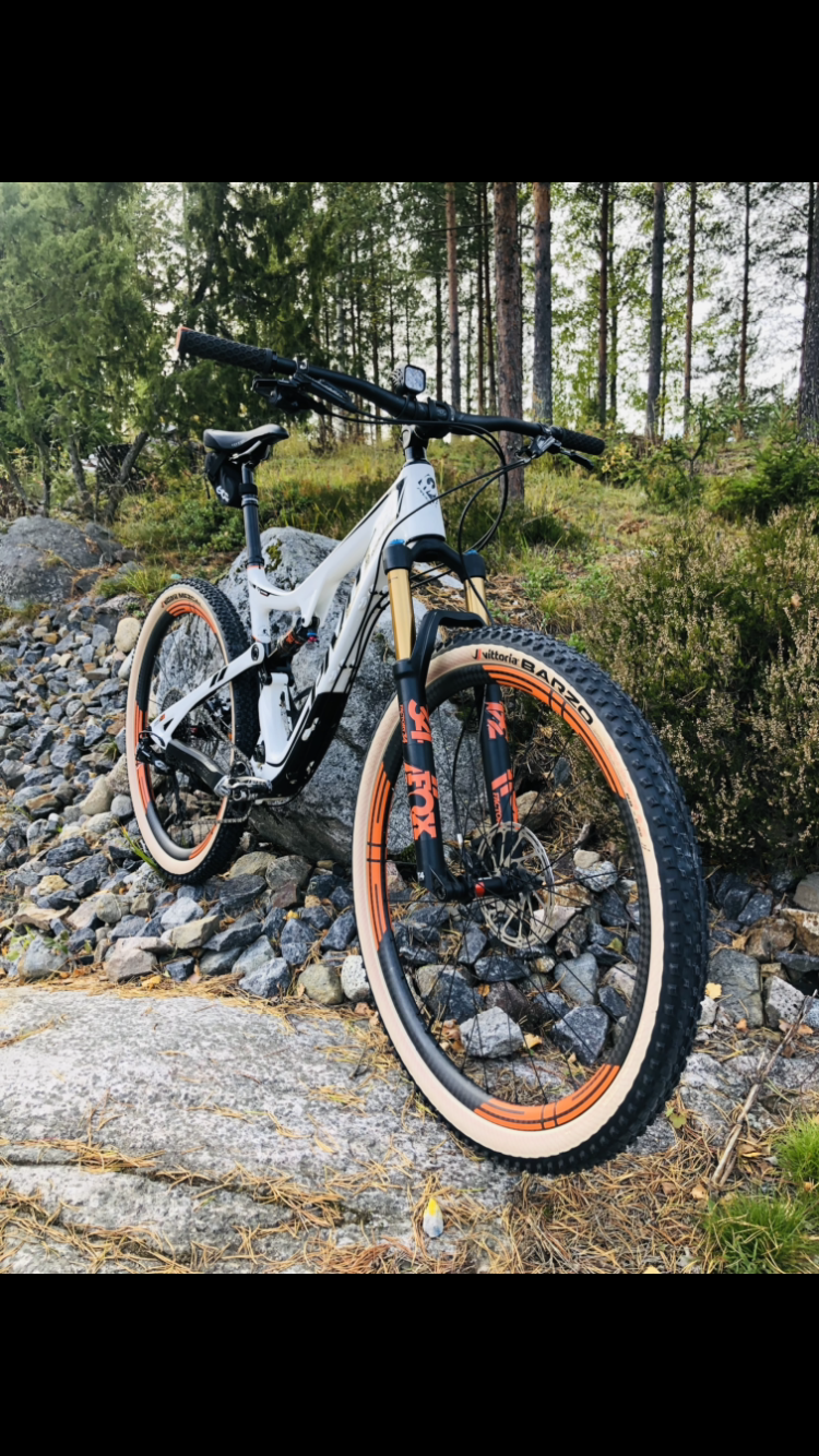 eie custom made s29c27d28 wheels with orange decals 