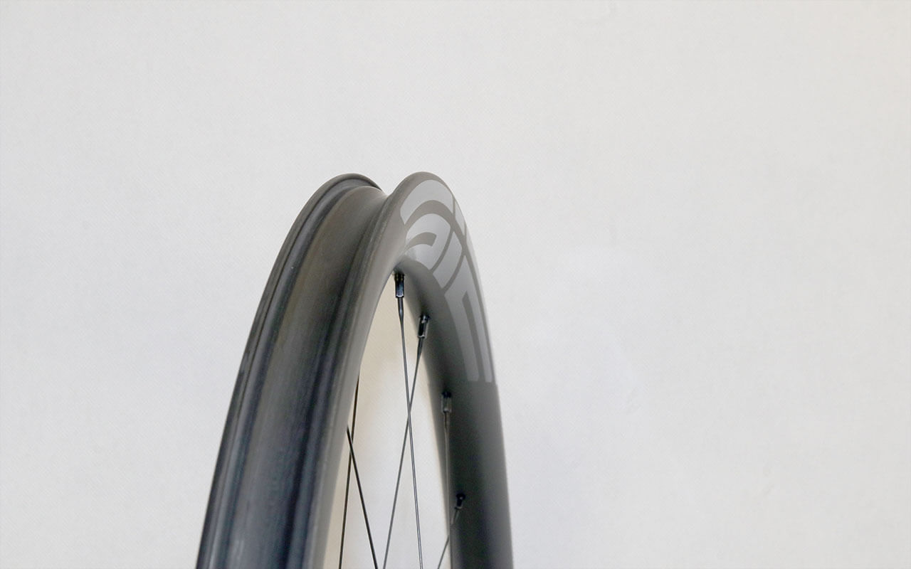 eie carbon road wheelset tubeless ready 