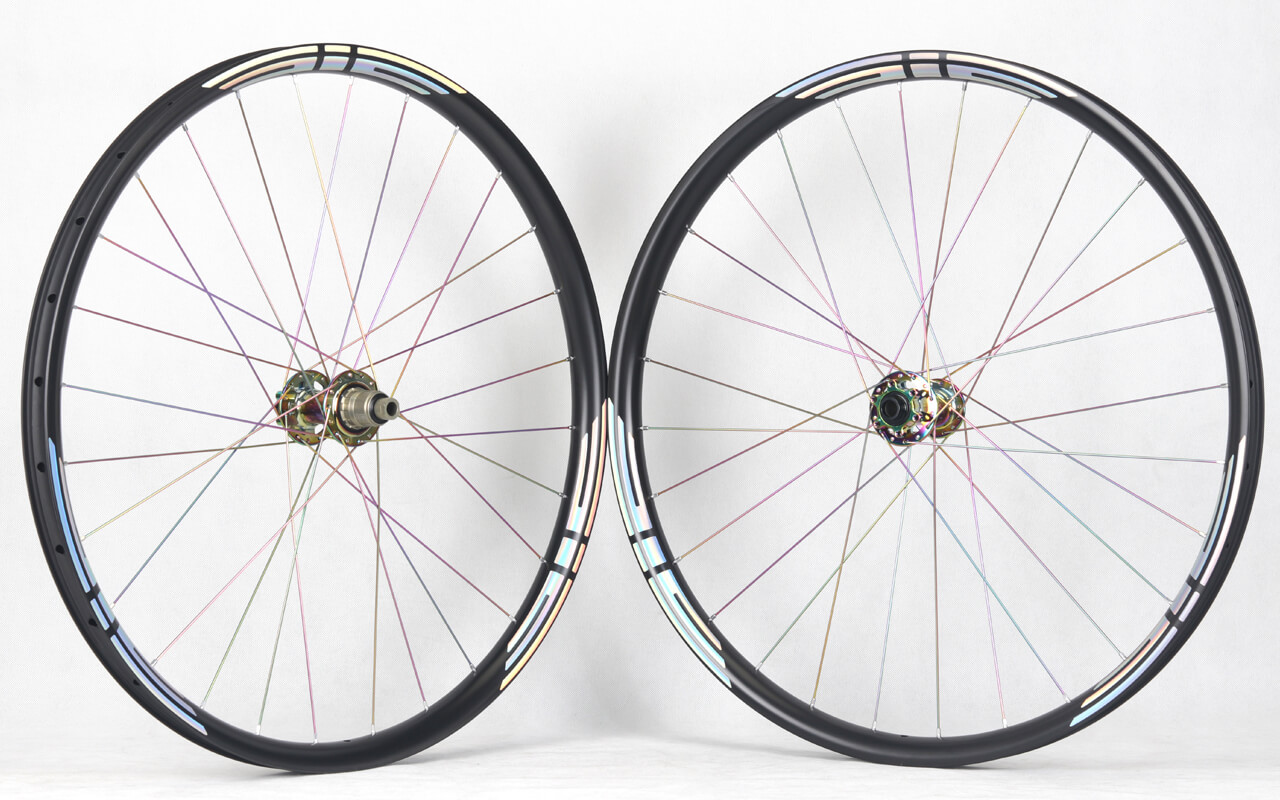 A29C29D25 carbon wheels build with Bitex 211f/r hubs and oil slick pillar round spokes 