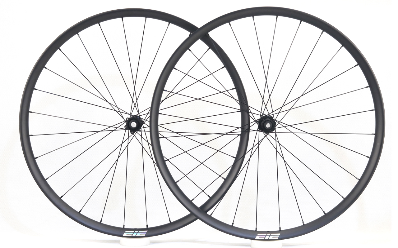 29er-I28-D23-asymmetric-mountain-bike-XC-carbon-wheels