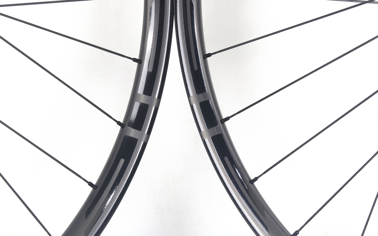 29er-I30-D20-asymmetric-mountain-bike-AM-carbon-wheels-3