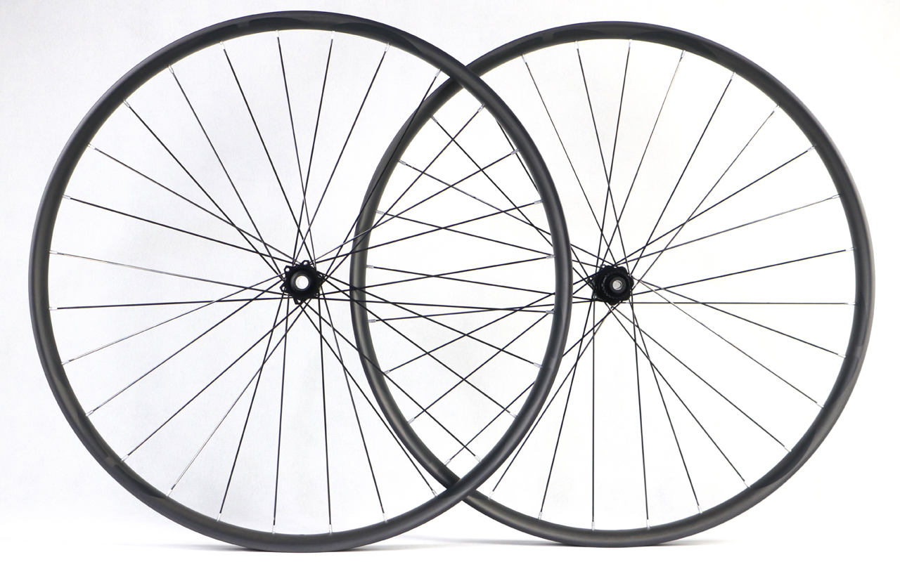 29er-I35-D18.5-asymmetric-mountain-bike-hookless-AM-carbon-wheels