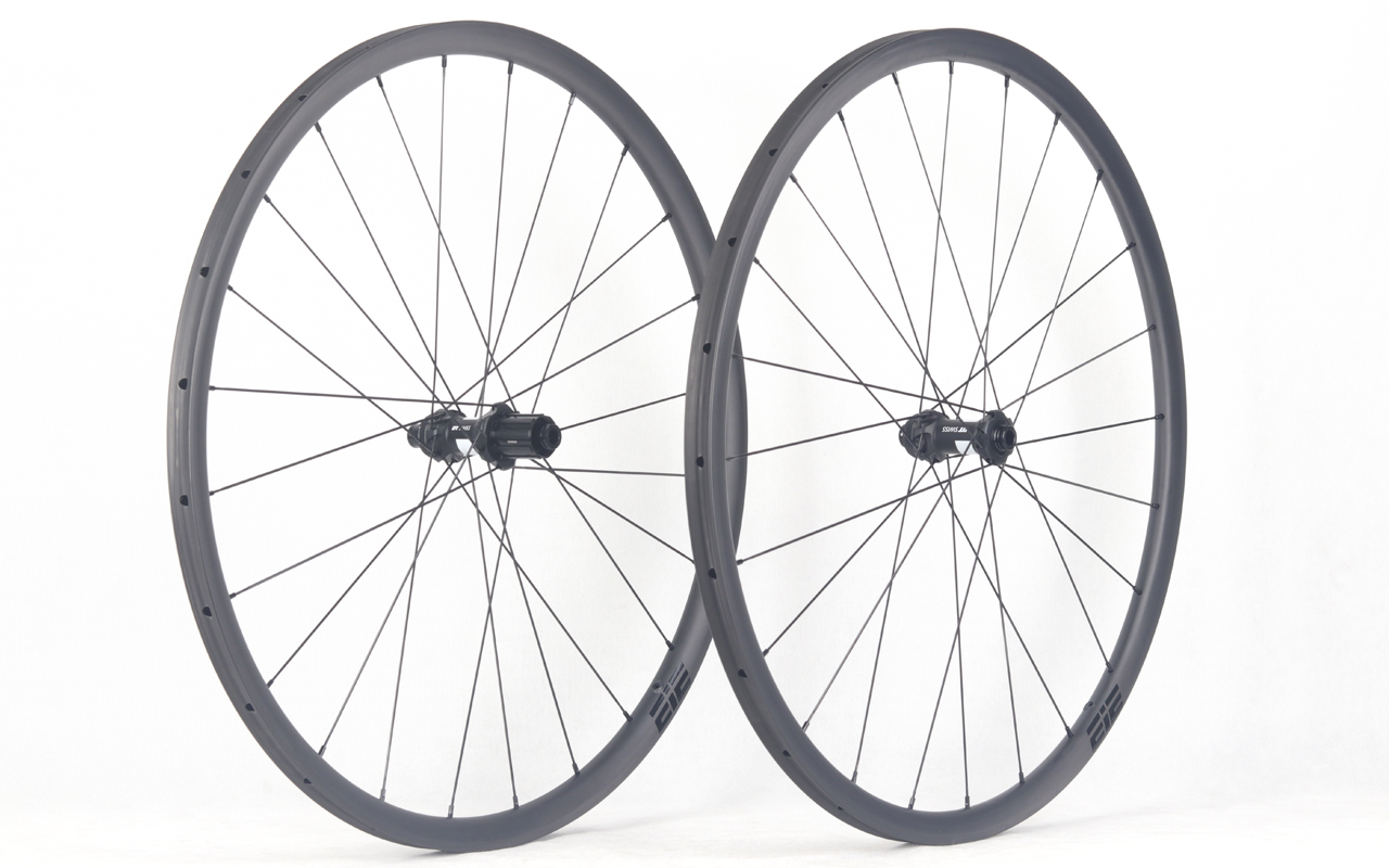 700c-I25-D25-asymmetric-road-bike-clincher-carbon-wheels-2