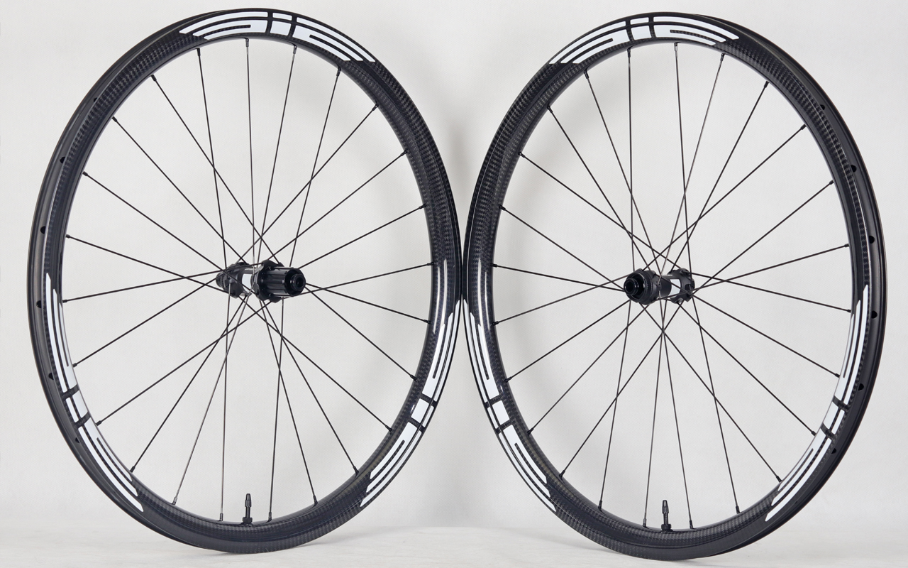 700C-35mm-deep-24mm-internal-carbon-road-wheels
