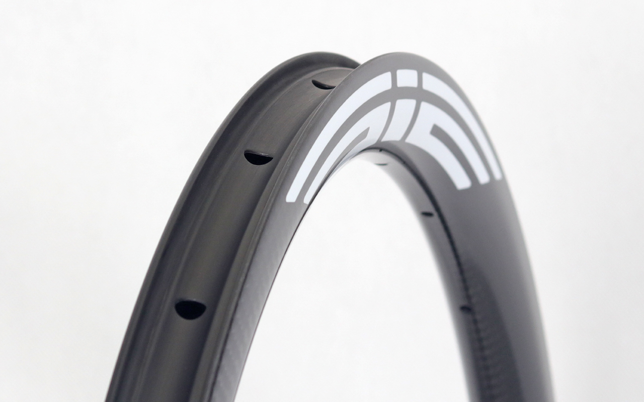 700C-35mm-deep-carbon-bike-rims