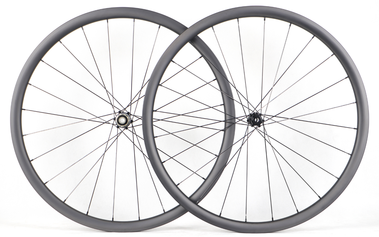 700c-I26-D30-symmetric-road-bike-tubular-carbon-wheels