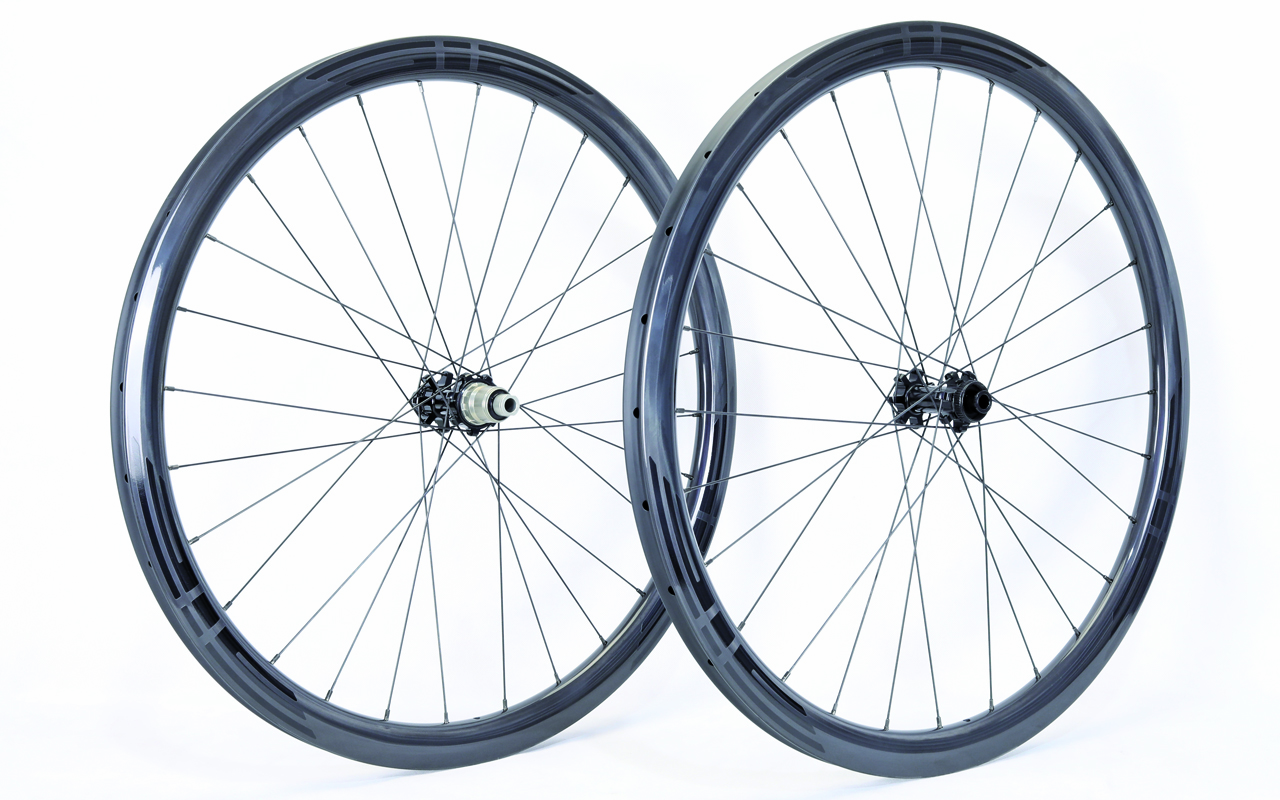 700c-I26-D38-symmetric-road-bike-tubular-carbon-wheels-2