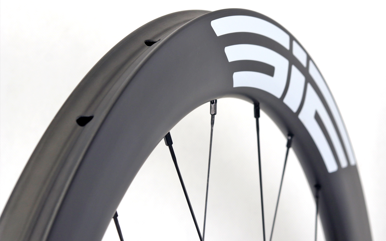 700c-I26-D50-symmetric-road-bike-tubular-carbon-wheels-3