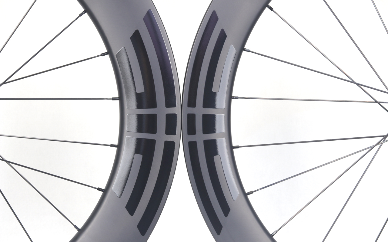 700C-I21.4-D65-symmetric-road-bike-hookless-clincher-carbon-wheels-3
