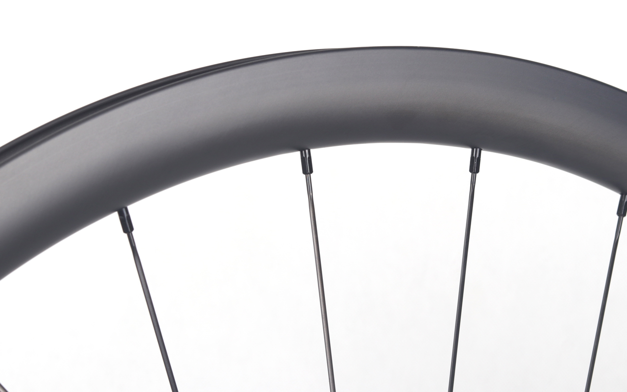 700c-I22-D35-symmetric-road-bike-clincher-carbon-wheels-3