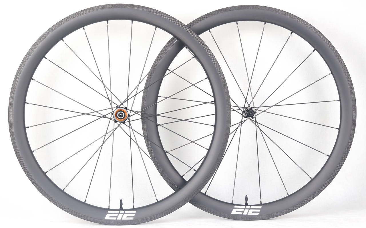 700C-I28-D45-symmetric-road-bike-clincher-carbon-wheels